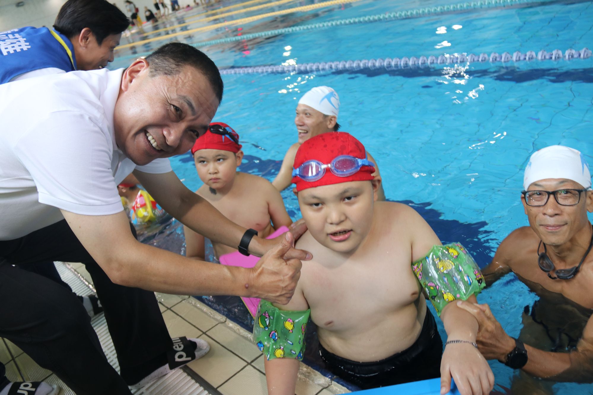 樹林參與式預算辦身心障礙孩童泳課 侯友宜期勉暢游生活泳抱健康