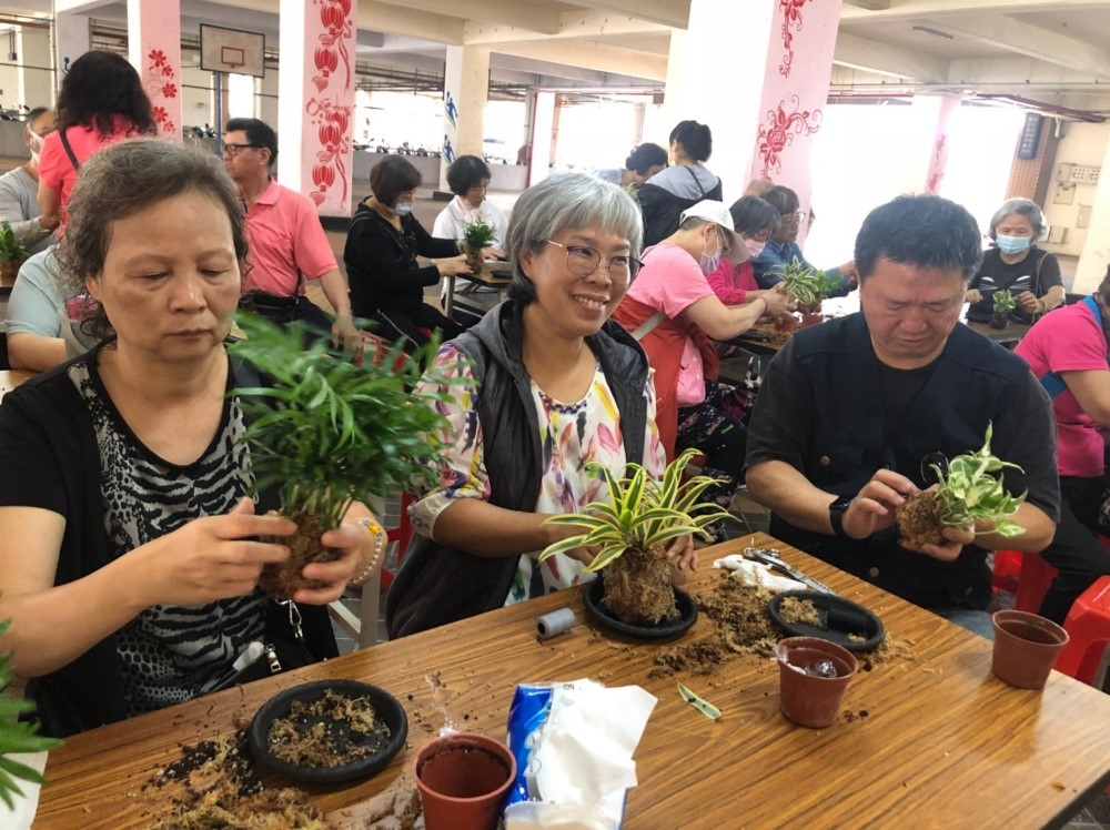 銀髮樂活逗陣來快樂年輕有活力